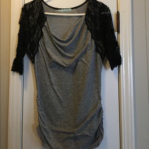 Maurice’s gray blouse w/black lace 3/4 sleeves